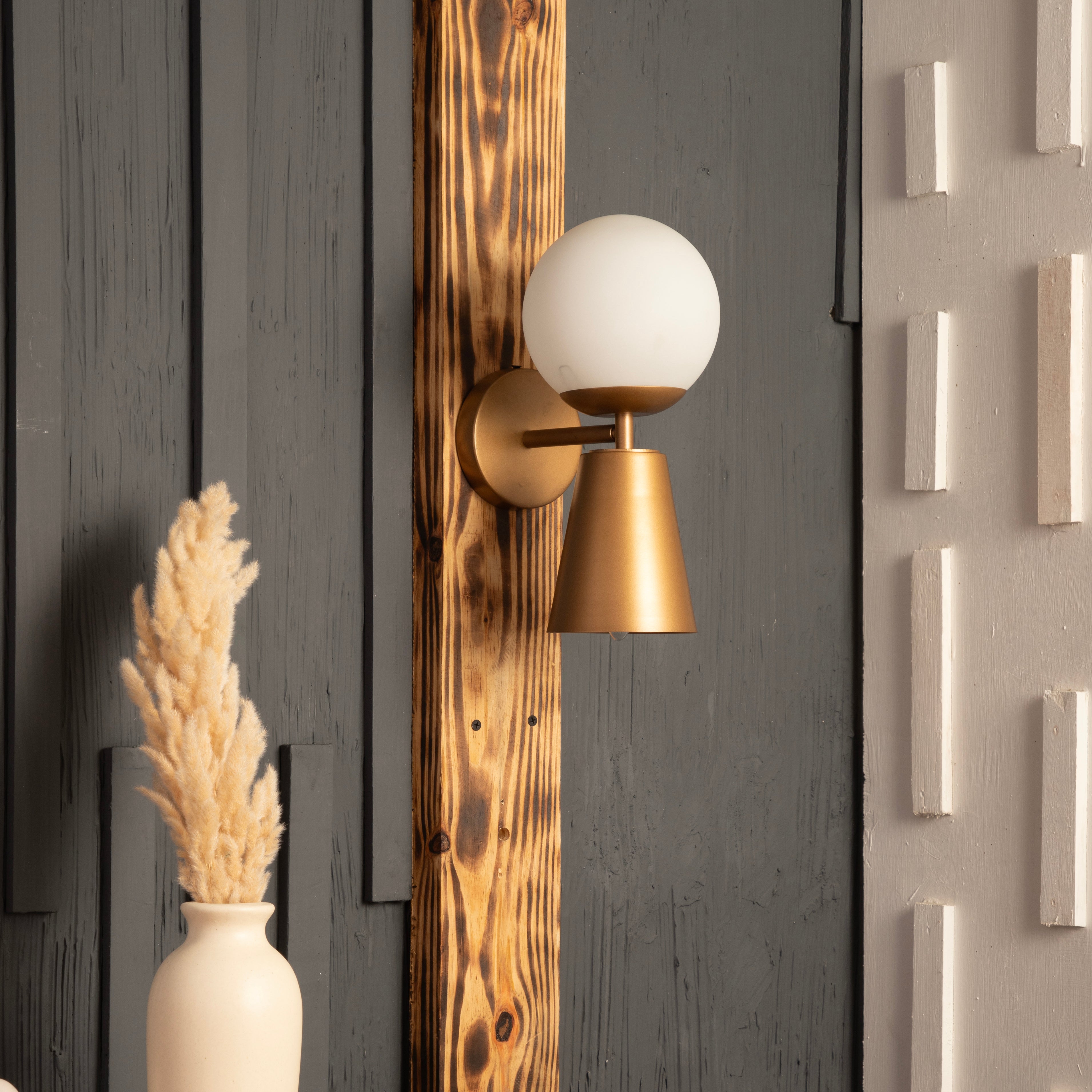 Lark Lzzy Gold Wall Light By Shoppeefry
