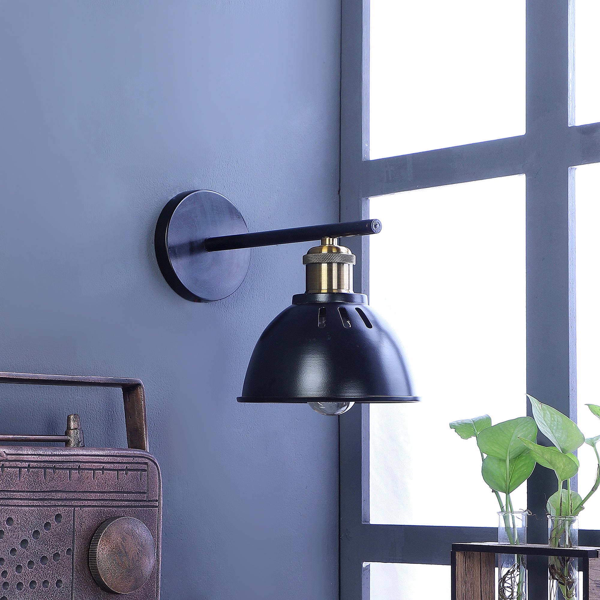 Joongta Black Metal Wall Light