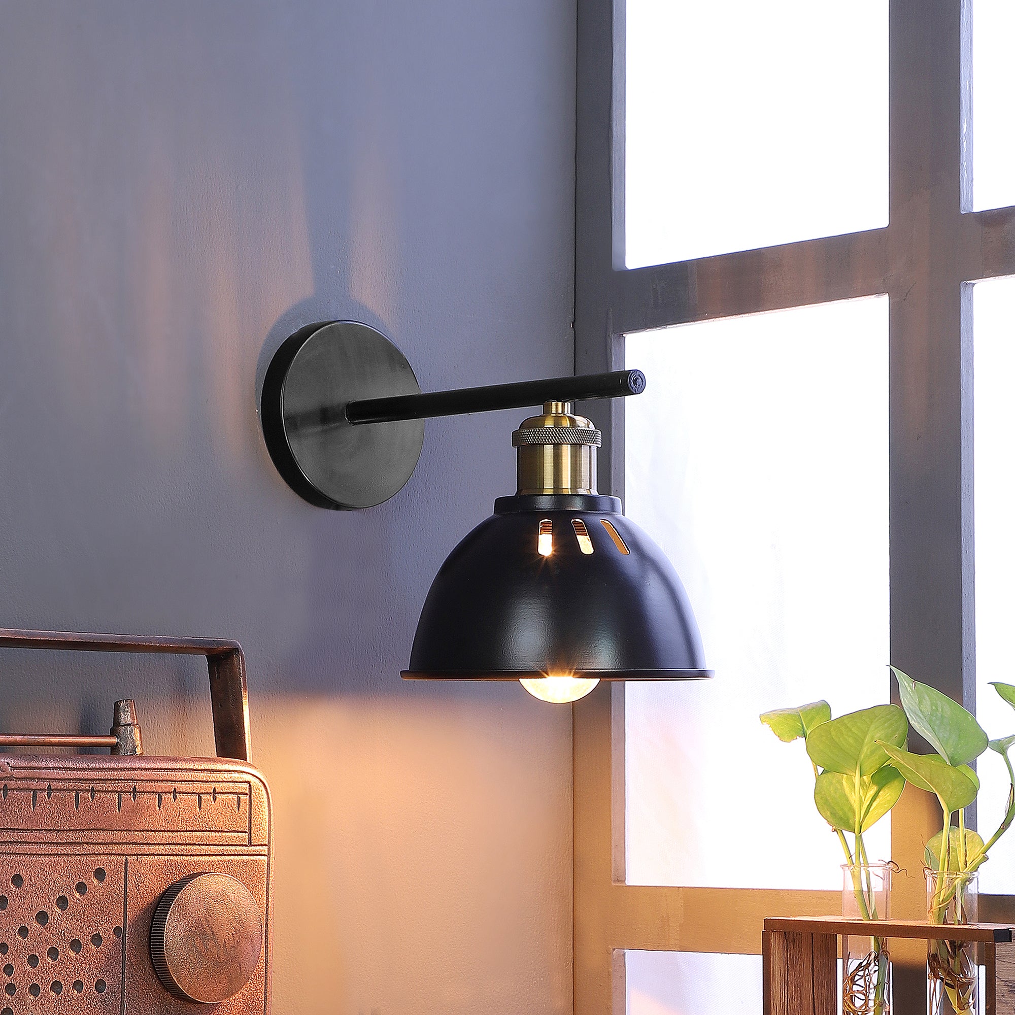 Joongta Black Metal Wall Light