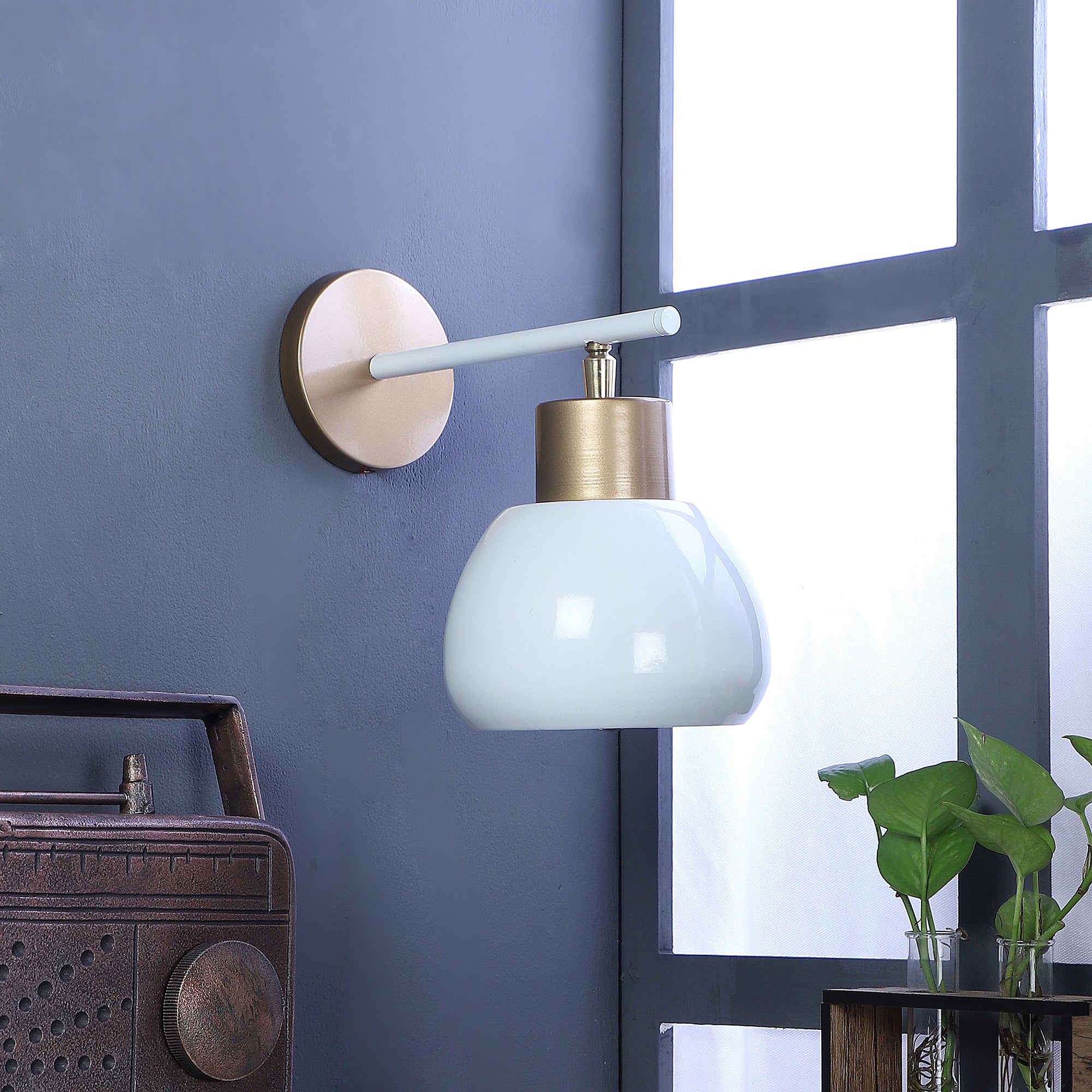 Bon-Bon White Metal Wall Light
