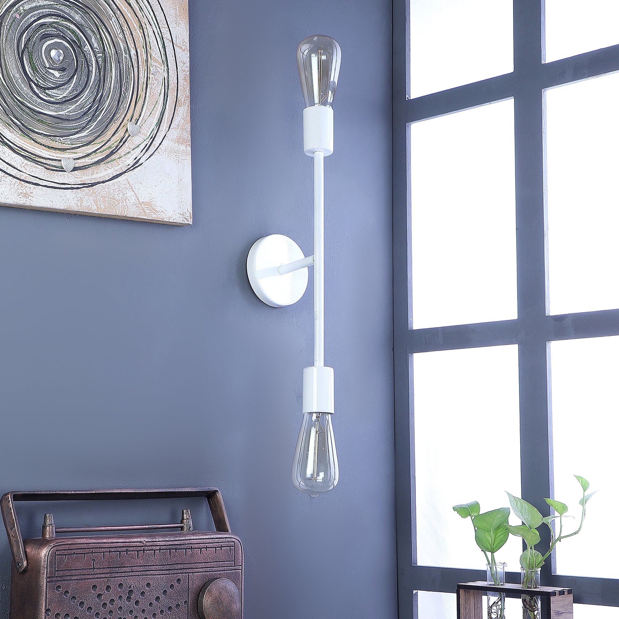 Filo White Metal Wall Light