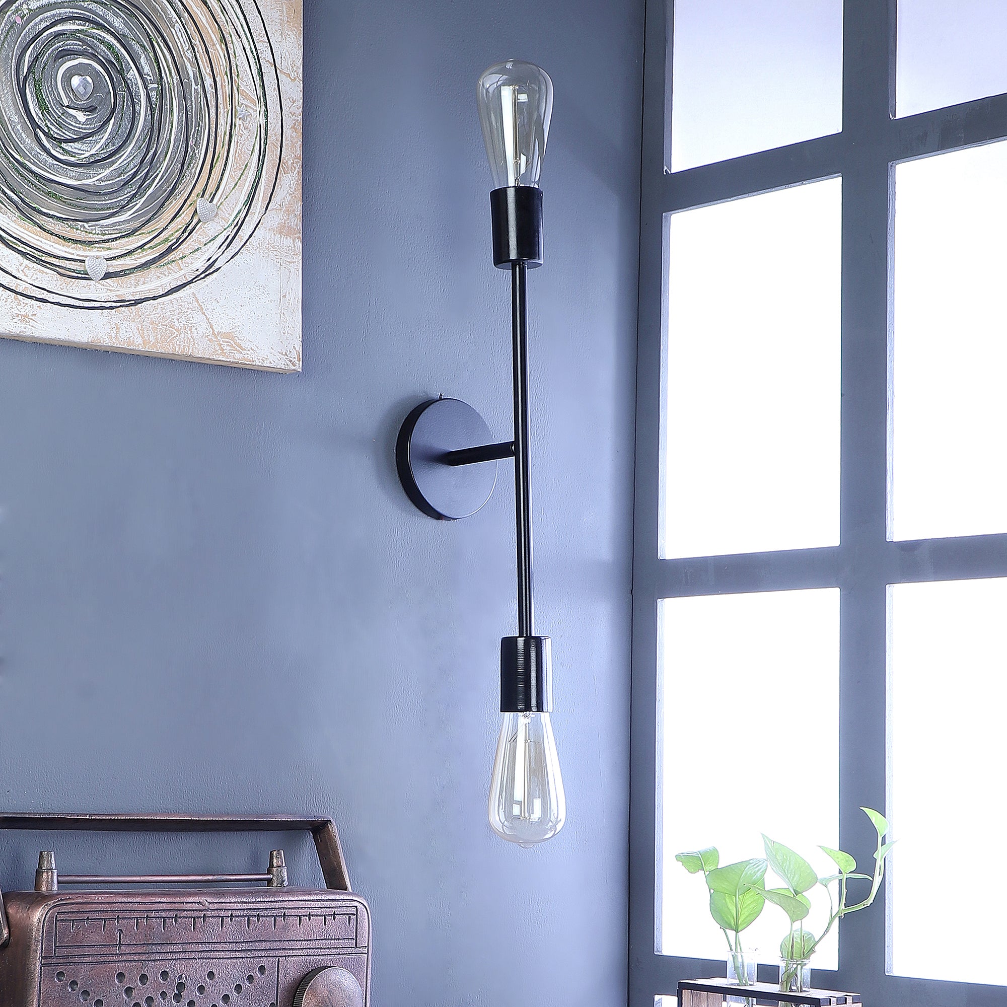 Filo Black Metal Wall Light