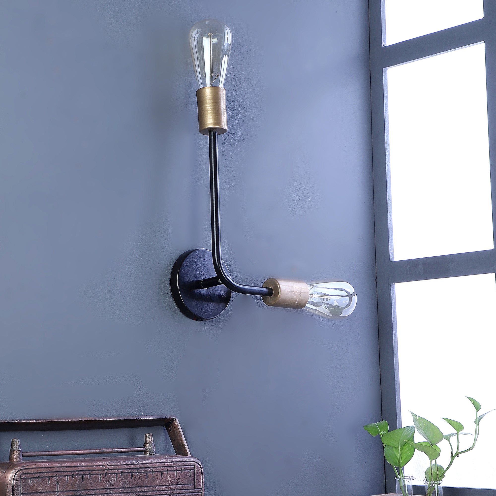 Kelda Black Metal Wall Light