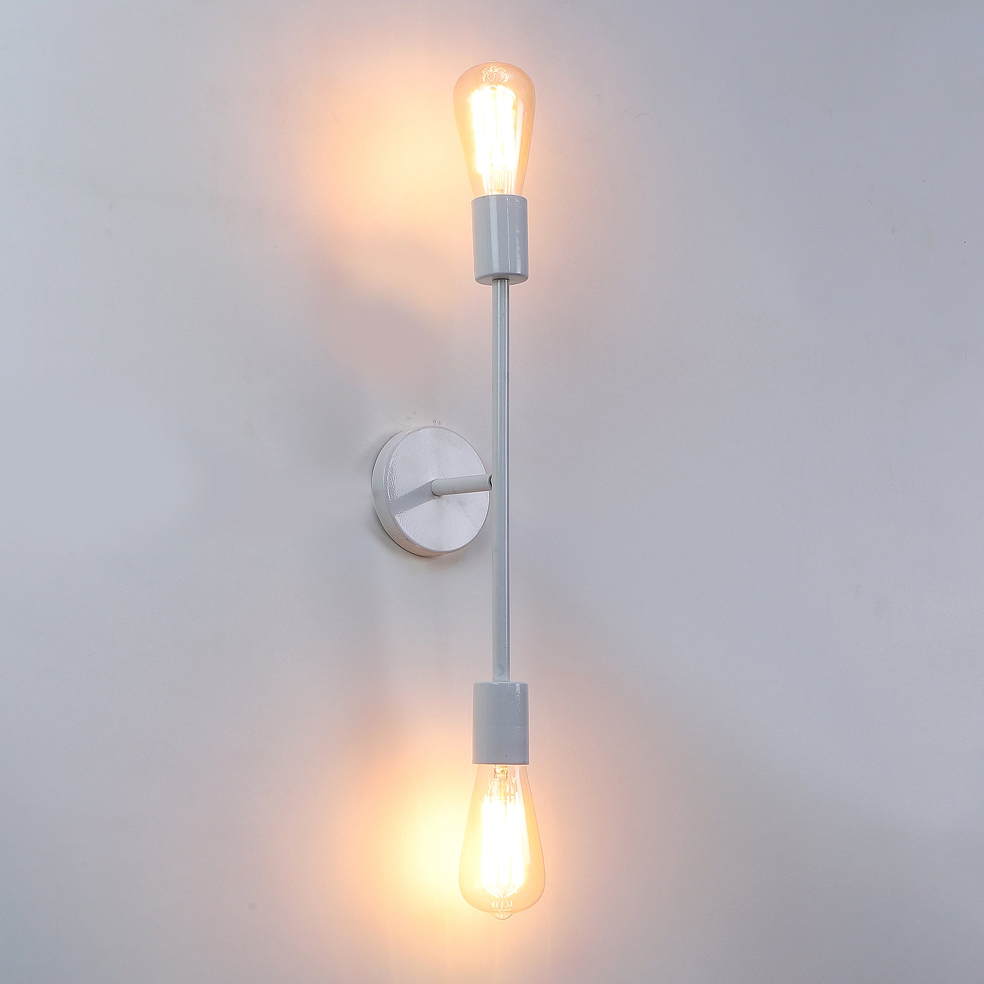 Filo White Metal Wall Light
