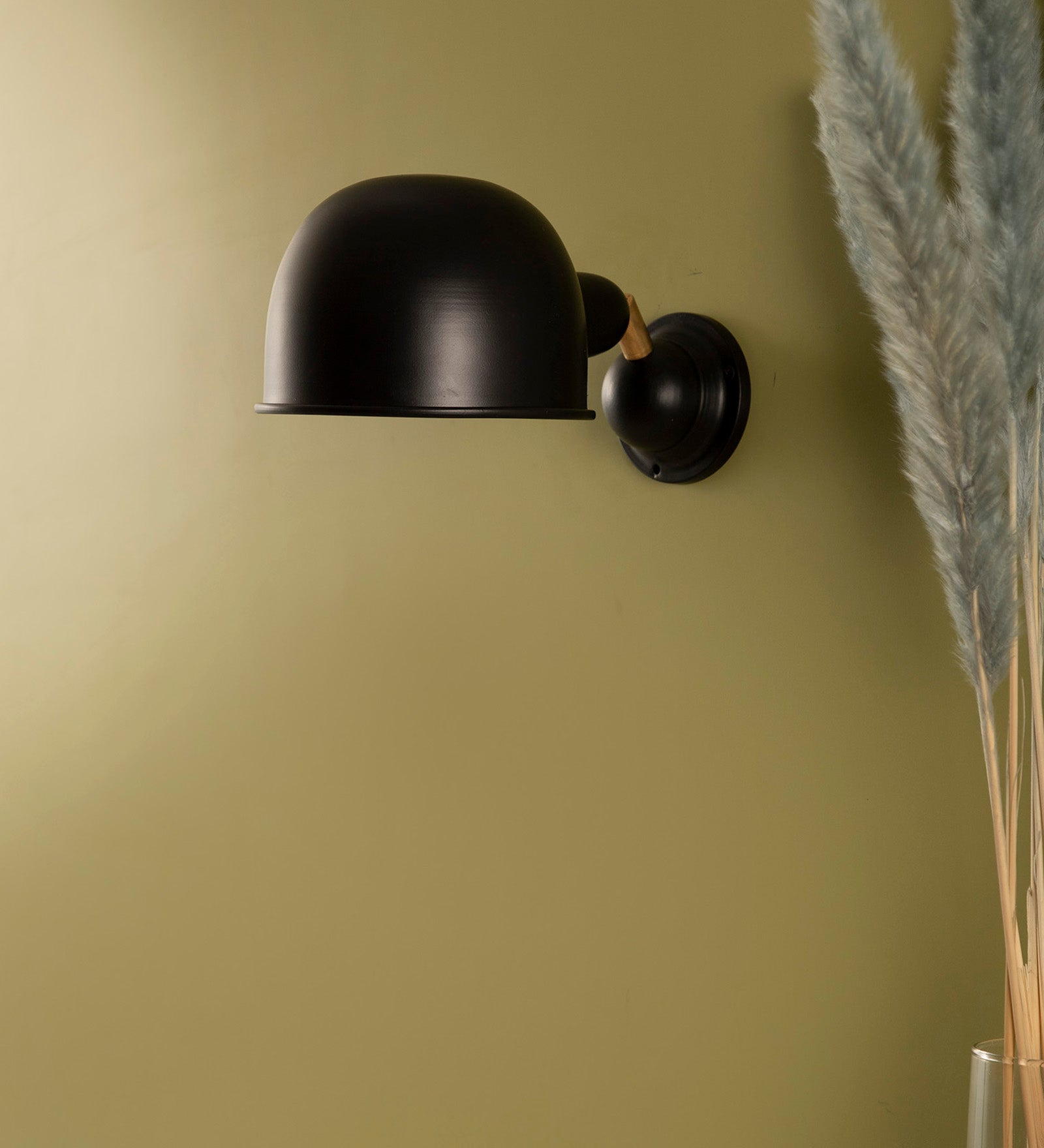 Ydoo Wall Mounted Black Wall Sconce