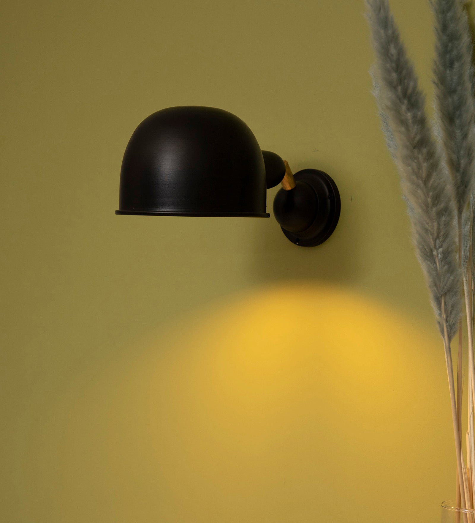 Ydoo Wall Mounted Black Wall Sconce