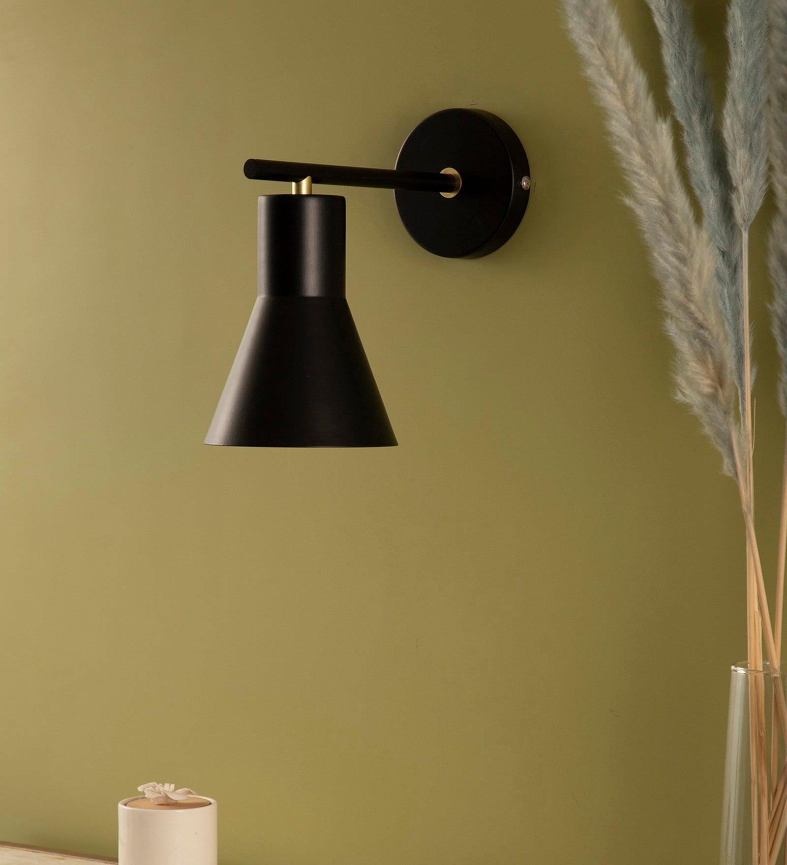 Float Aricolo Black Wall Sconce