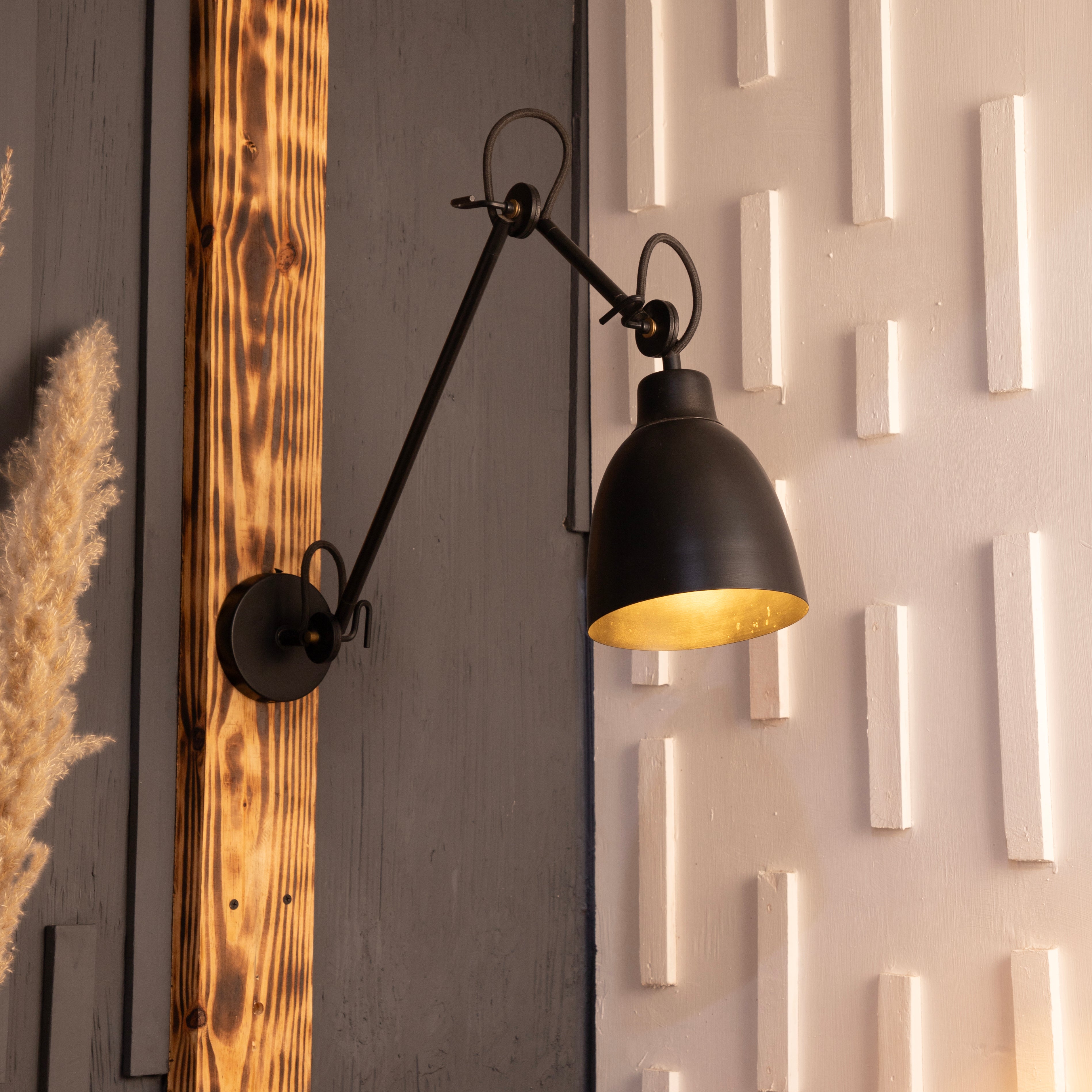 Versatile swivel wall sconce by Shoppeefry